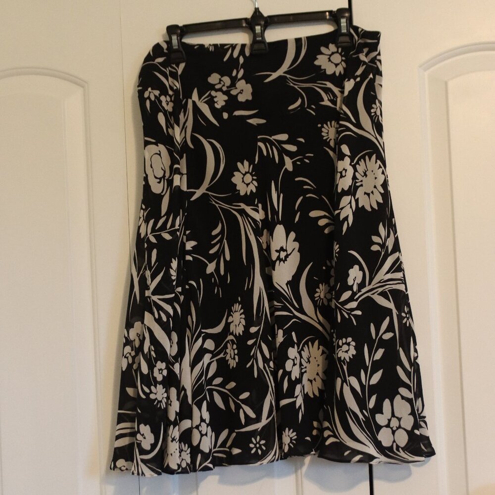 Chaps Black and White Floral Print Flowy Lined Circle Skirt Size Medium